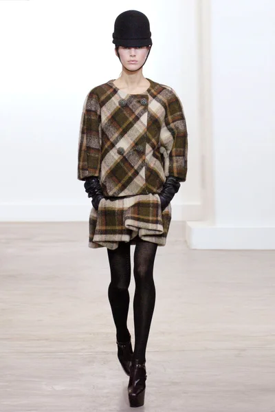 Look 3